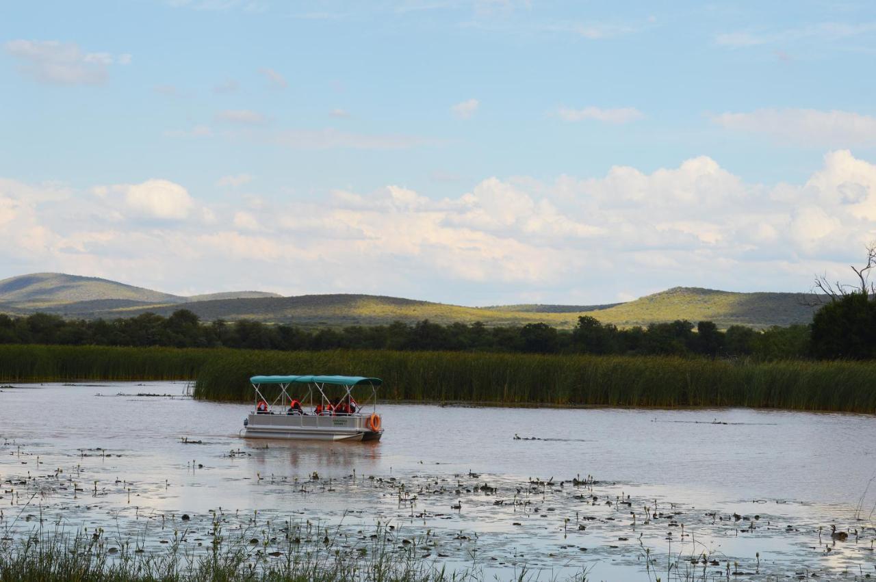 Crocodile Pools Resort Габороне Екстериор снимка